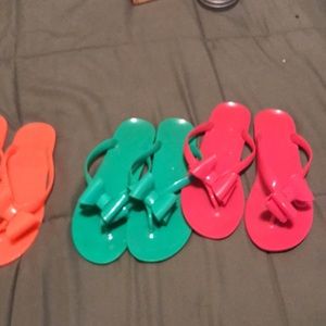Express women’s size 8 rubber sandal multi color 3 pack